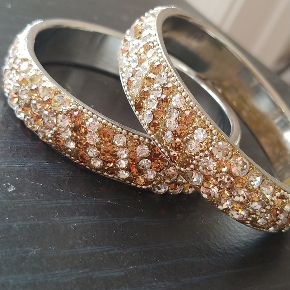 NWOT⭐⭐Cluster of super shiny stared bangles⭐⭐ - Picture 3 of 8
